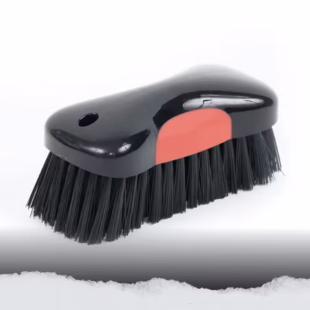 Brosse d’esthétique  a poils rigides
